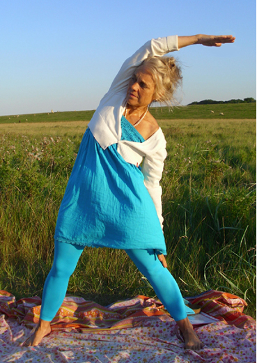 Marlies Cramer, Inhaberin der Heilpraxis Witten beim Yoga